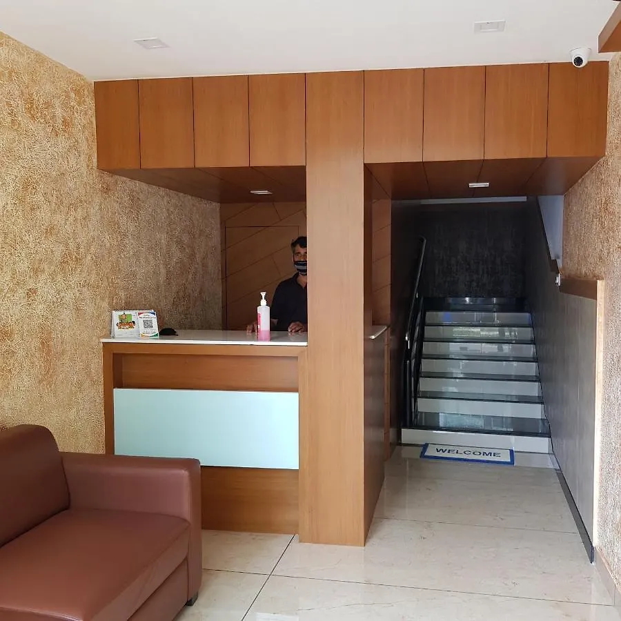 The Golden Suites Kochi Hotel